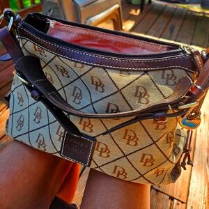 Dooney bourke hobo